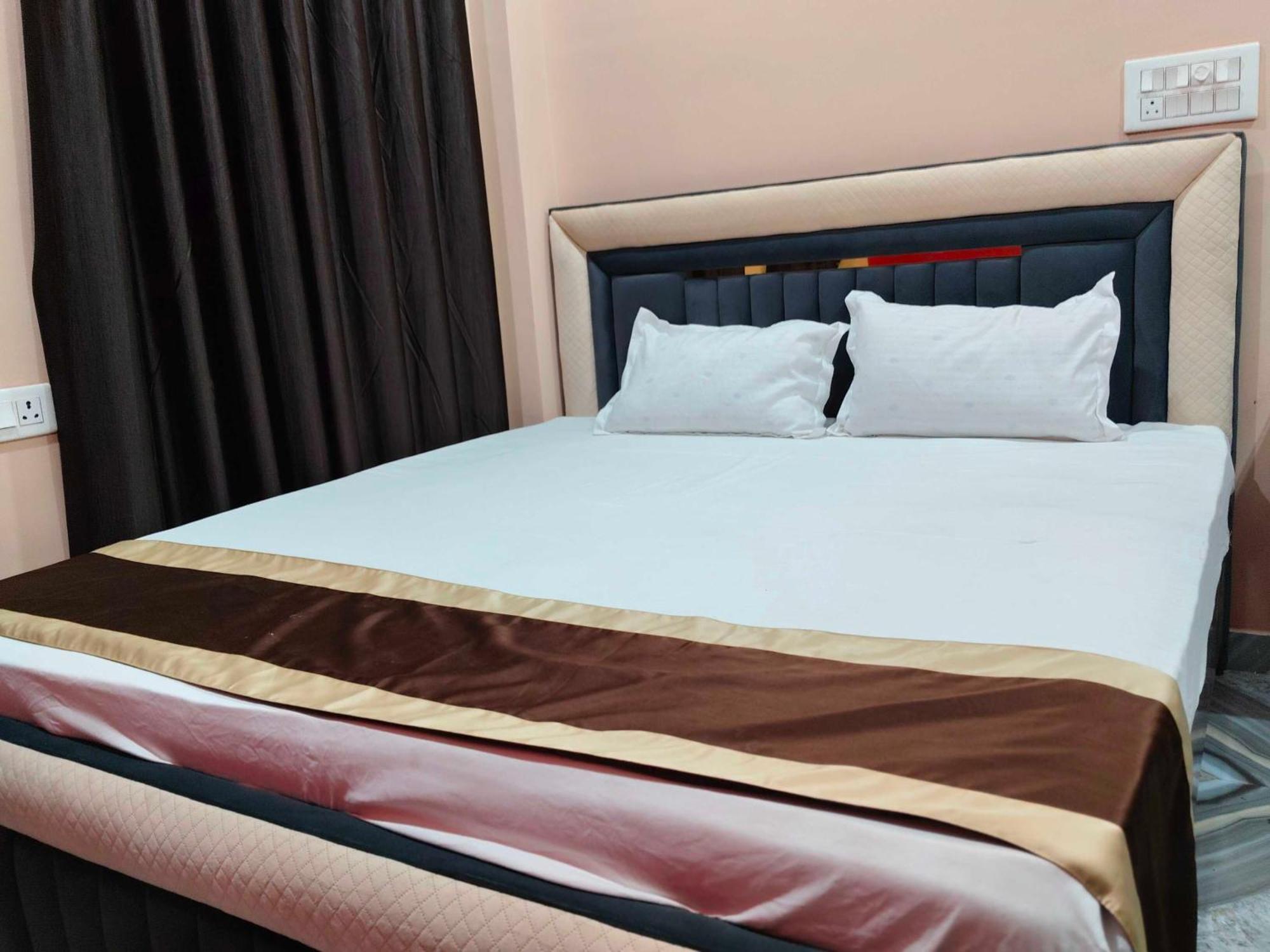 Hotel O The Lavish Landmark Danapur Buitenkant foto